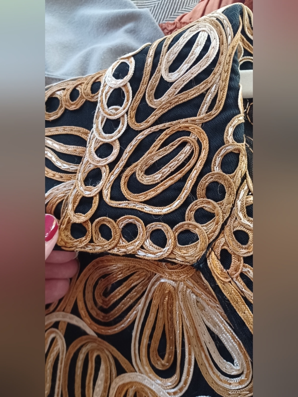 Beautiful And Unique Ribbon Embroidered (?) Jacket - Picture 2 of 7